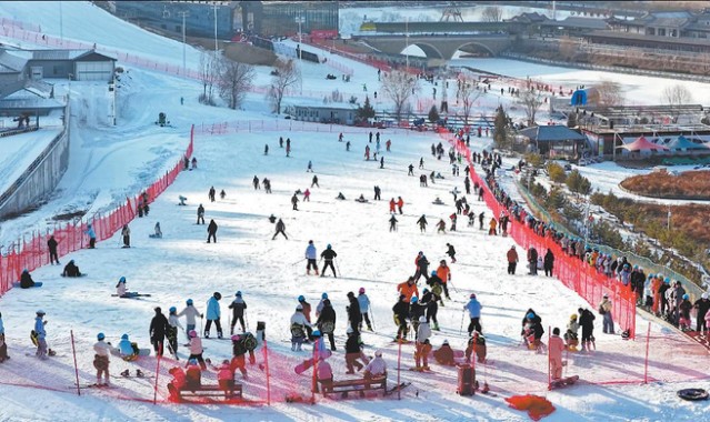 开云体育官网-“这里的雪质非常好、雪道很专业”|滑雪场|滑雪|碧麟湾滑雪场|榆林市|陕西省_新浪新闻
