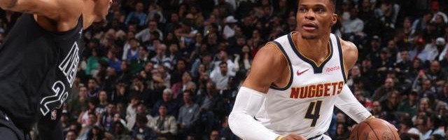 开云体育下载-韦少回暖立功！变身掘金晴雨表：无愧板凳领袖