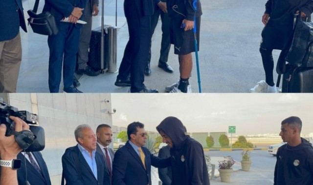 开云体育下载-曼市德比还能上吗？马尔穆什世预赛伤退，拄拐回到开罗